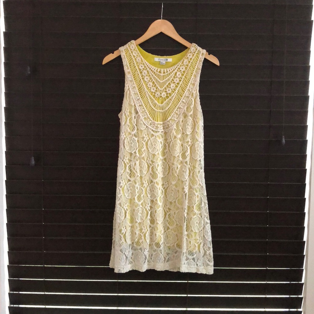 Forever 21 Short lace dress